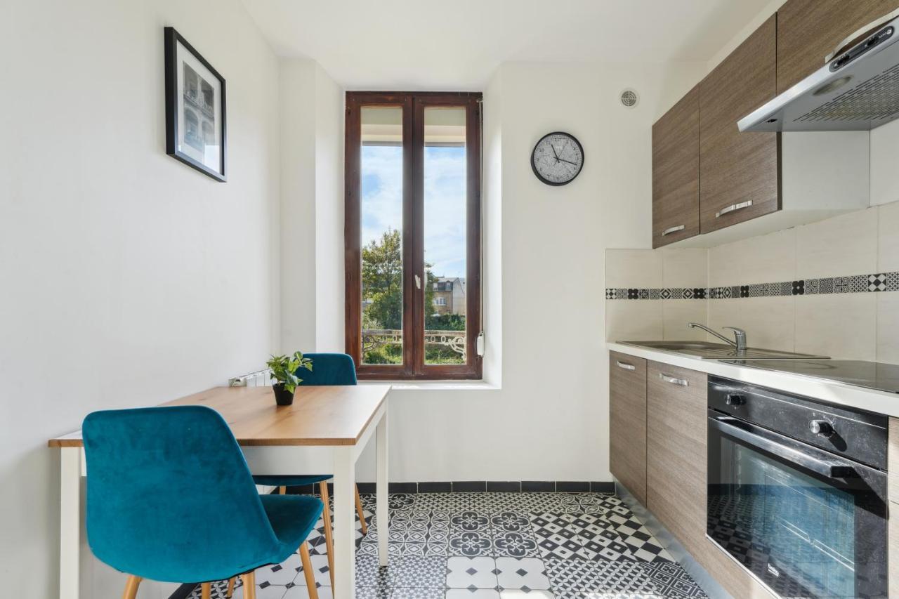 Apartment Budget Avec Parking Au Centre-ville Charleville-Mézières
